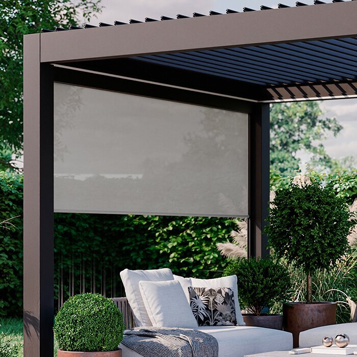 Bioklimatisk aluminiumpergola som arkitektonisk uterom ved en moderne bolig