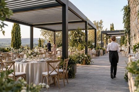 Pergola ved bryllupslokaler: Sitteplasser, servering og flyt